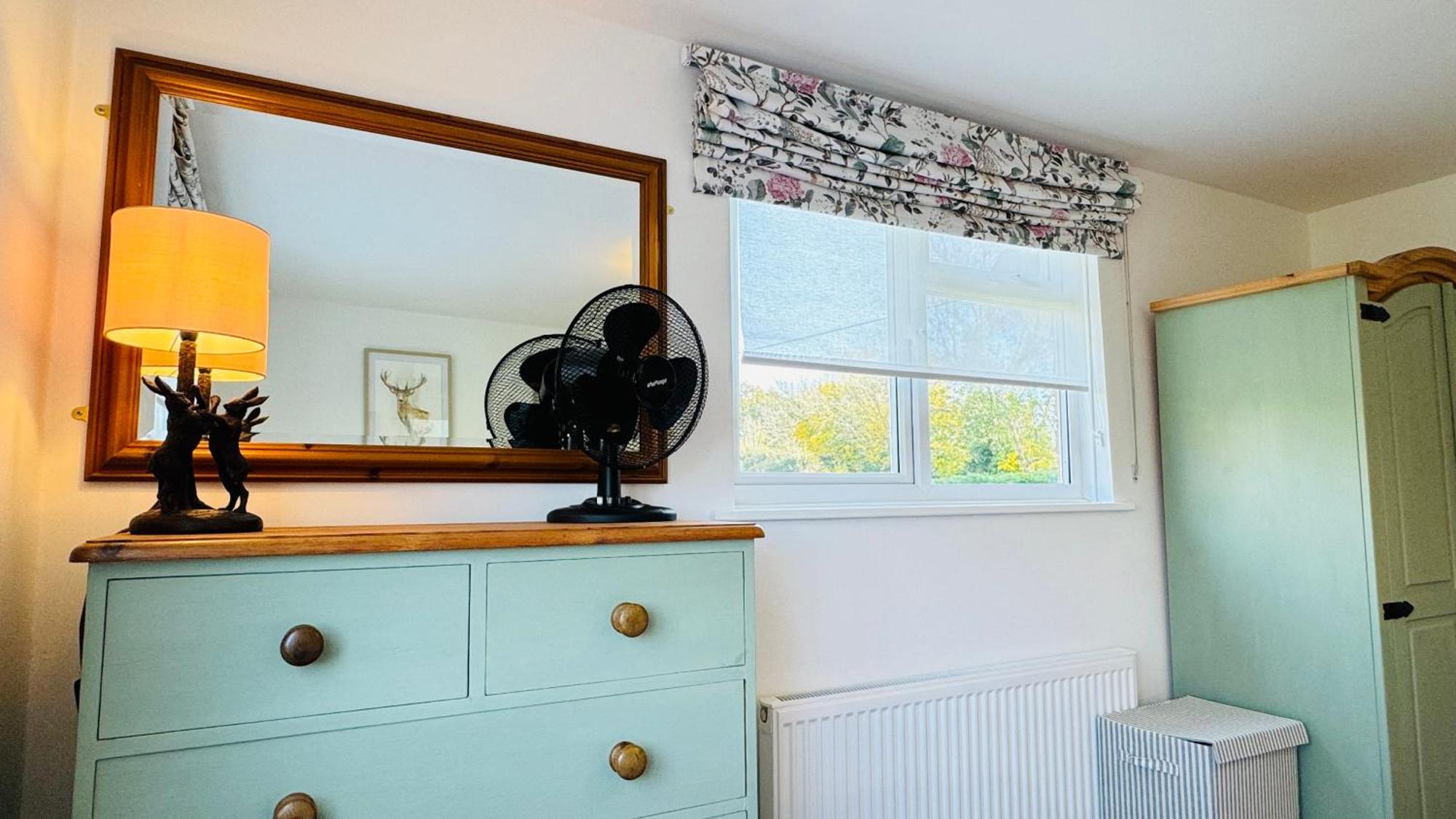 3 Bed Spa Cottage Southwater Exterior photo
