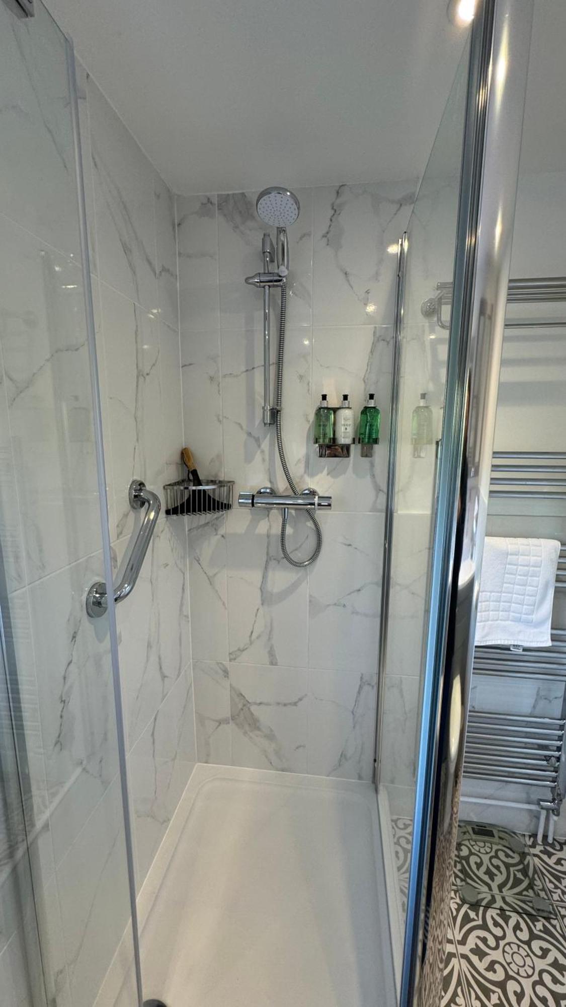 3 Bed Spa Cottage Southwater Exterior photo