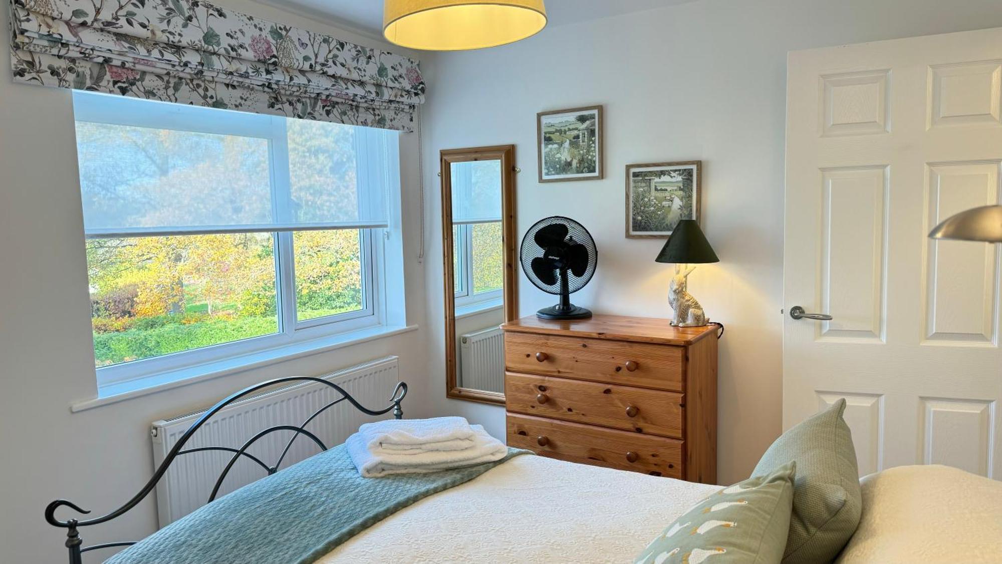 3 Bed Spa Cottage Southwater Exterior photo