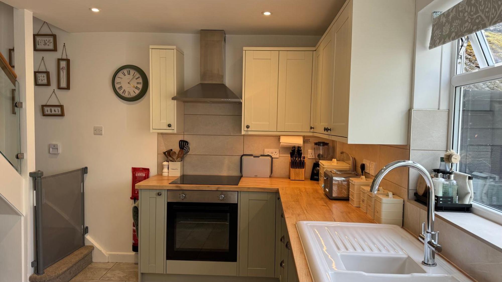 3 Bed Spa Cottage Southwater Exterior photo
